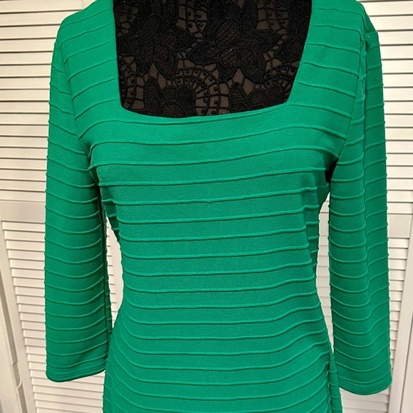 Parrot Green Dress Square Neck - Picture 1 of 7